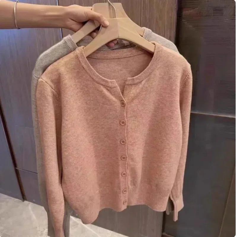 Cardigan Corto in Maglia Morbida