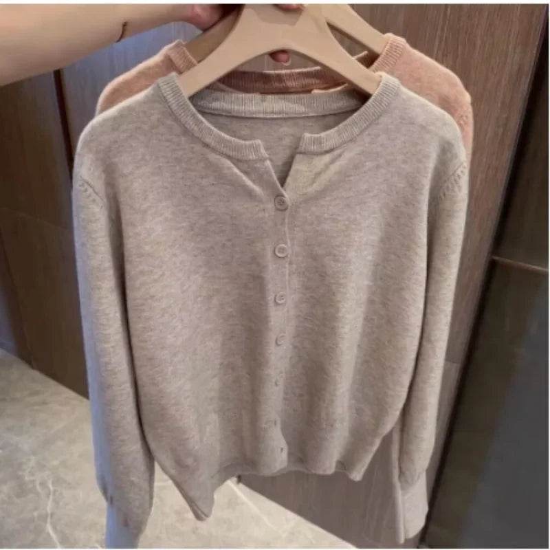 Cardigan Corto in Maglia Morbida